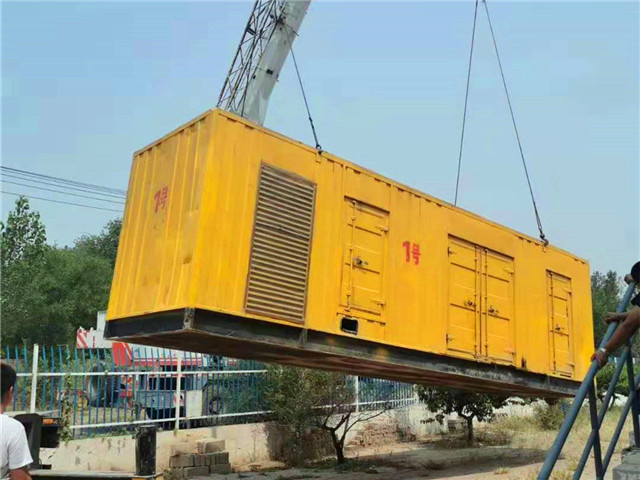 三台300KW柴油发电机组油耗是多少？