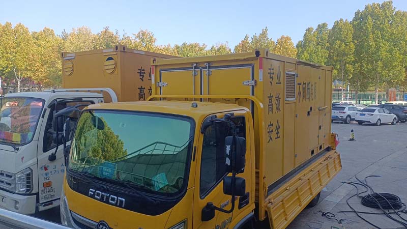 三台柴油发电机组和UPS电源如何配合工作？