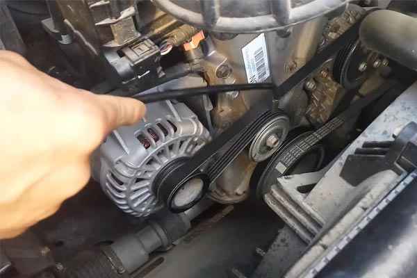 三台转速传感器的工作原理是什么？