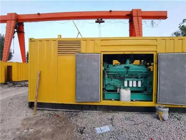 三台冬季低温环境下，500KW发电机组应该选择什么类型的启动电瓶？